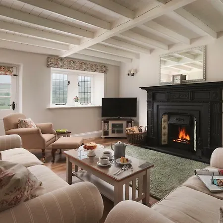 Crow Hall - Character With Stunning Views Reeth